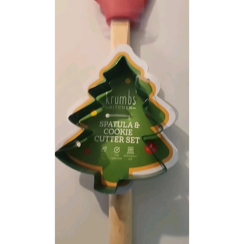 Kitchen KRUMBS Kitchen SPATULA & Cookie CUTTER SET Red Christmas.