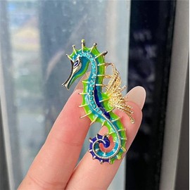 Colorful Seahorse Enamel Pin Ocean Cartoon Animal Brooch Pin Hippocampus Lapel Pin Lovely Painted Sea Animal Badge Brooch Clothing Backpack Hat Decoration