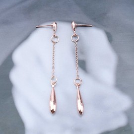 Yheakne Vintage Teardrop Dangle Drop Earrings Gold Waterdrop Earrings Geometric Droplet Earrings Long Drop Stud Earrings Jewelry for Women and Girls (Gold)