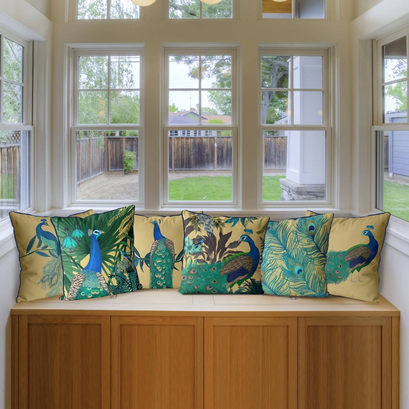 Kelly Stevens-McLaughlan, Peacock with Doodle Tail on Gold Cushion /