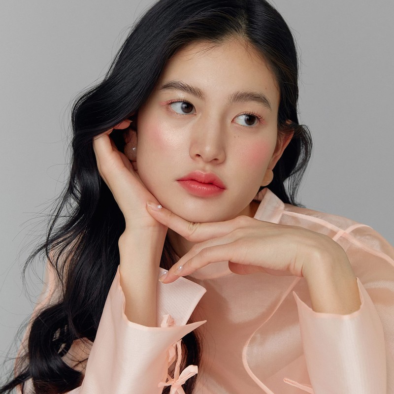 hince True Dimension Glow Cheek Powder