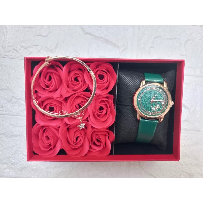 KARI HERNANDEZ Detalle San Valentín Rosas Regalo Novia Mamá +reloj