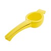 Manual lemon squeezer