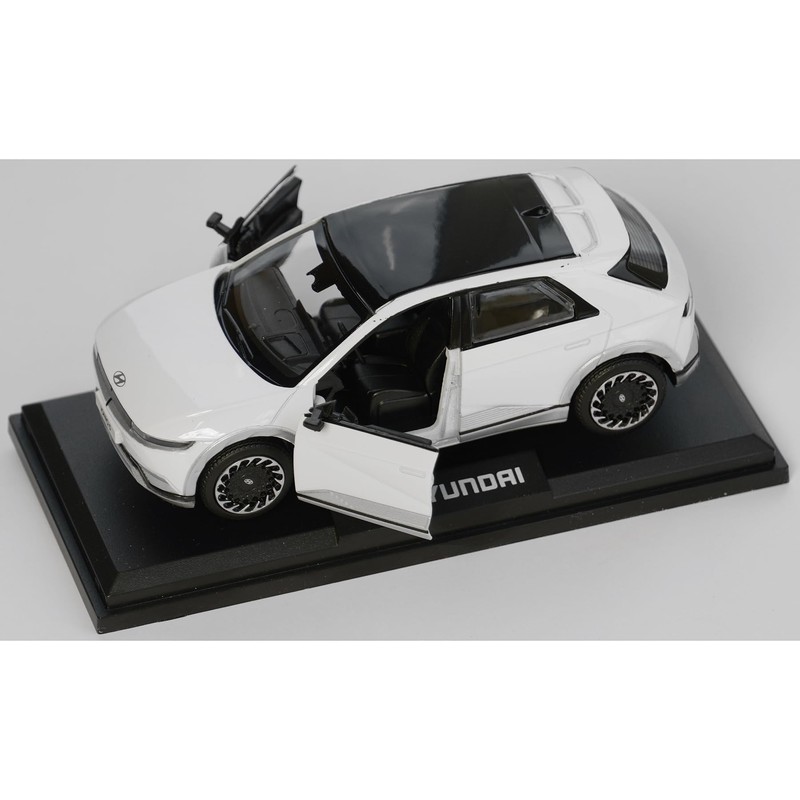 Hyundai GIG70AZ110WH IONIQ 5 Miniature 1:38 Scale Atlas White