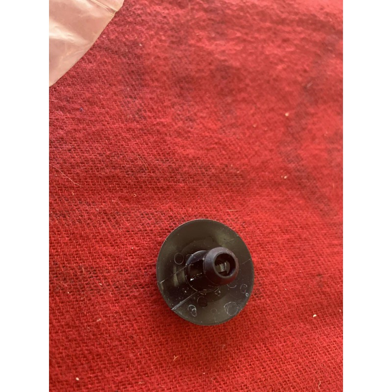 Land Rover Range Rover Sport LR3 Discovery - Carpet Retainer