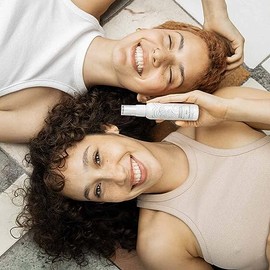 Cristina Rodríguez Suero Facial Revitalizante  Hidratación Profunda y Protección Antioxidante Piel Radiante y Firme  9 Ing. Activos  60ml             