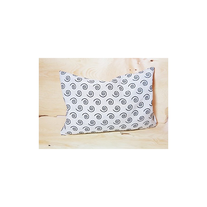 Natural pine cushion filled with pine shavings made from 100%