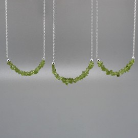 Gempires Peridot Chips Bar Necklace, Peridot Nugget Healing Crystals, August Birthstone Jewelry, Peridot Jewelry for Women 18 inches Adjustable Silver Plated Chain