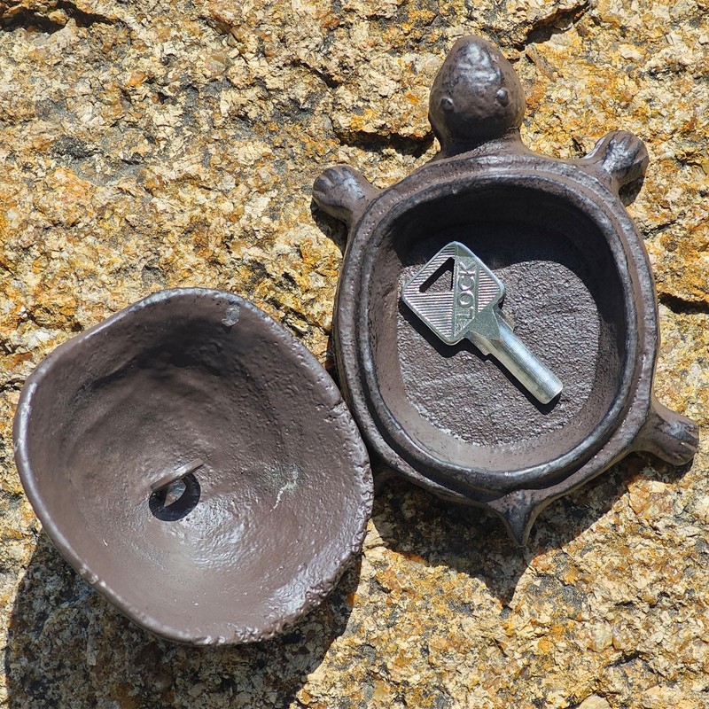 SUYAUU Spare Key Hider Turtle Shape, Brown Cast Iron Turtle
