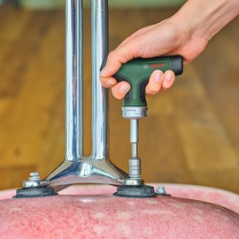 Bosch Bit-Ratschenschraubendreher T-Griff (Ratsche mit hohem Drehmoment; Getriebe mit 36 Zähnen; Max. Drehmoment 46 Nm; Magnetischer Bithalter; 1/4-Zoll; Ergonomischer T-Griff Form mit Softgrip)