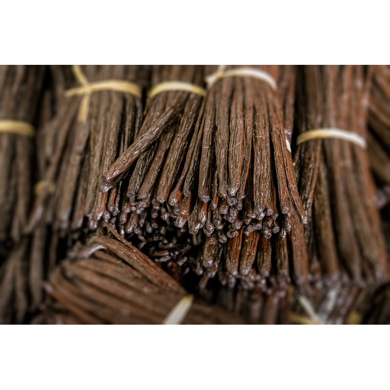 Organic Vanilla Extract - Made with Madagascar Vanilla Beans -