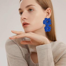 YUNXI Boho Raffia Flower Earrings Raffia Straw Wrapped Flower Drop Dangle Earrings Summer Tropical Beach Jewelry (Royal Blue)