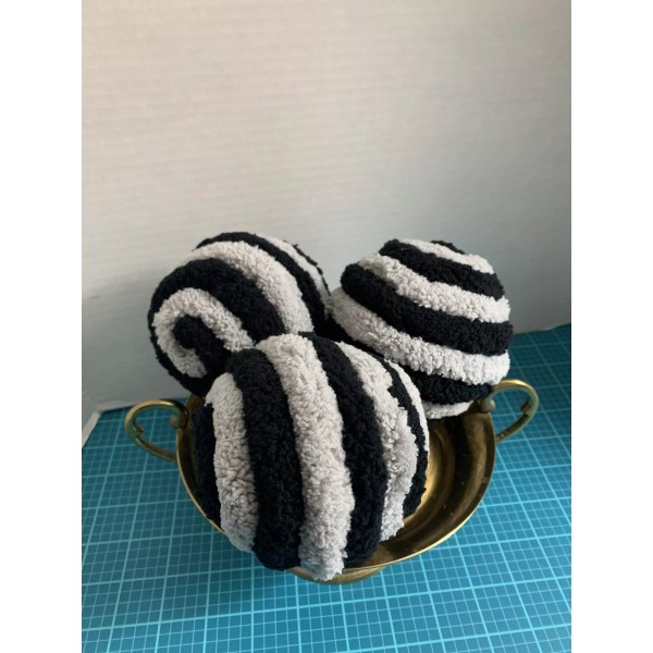 Homemade Lot 3 Yarn Covered Foam Balls Blk Grey Decor