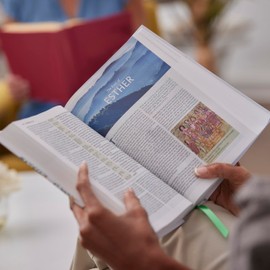 Evangelical Study Bible: Christ-centered. Faith-building. Mission-focused. (NKJV, Brown Leathersoft, Red Letter, Thumb Indexed, Large Comfort Print)