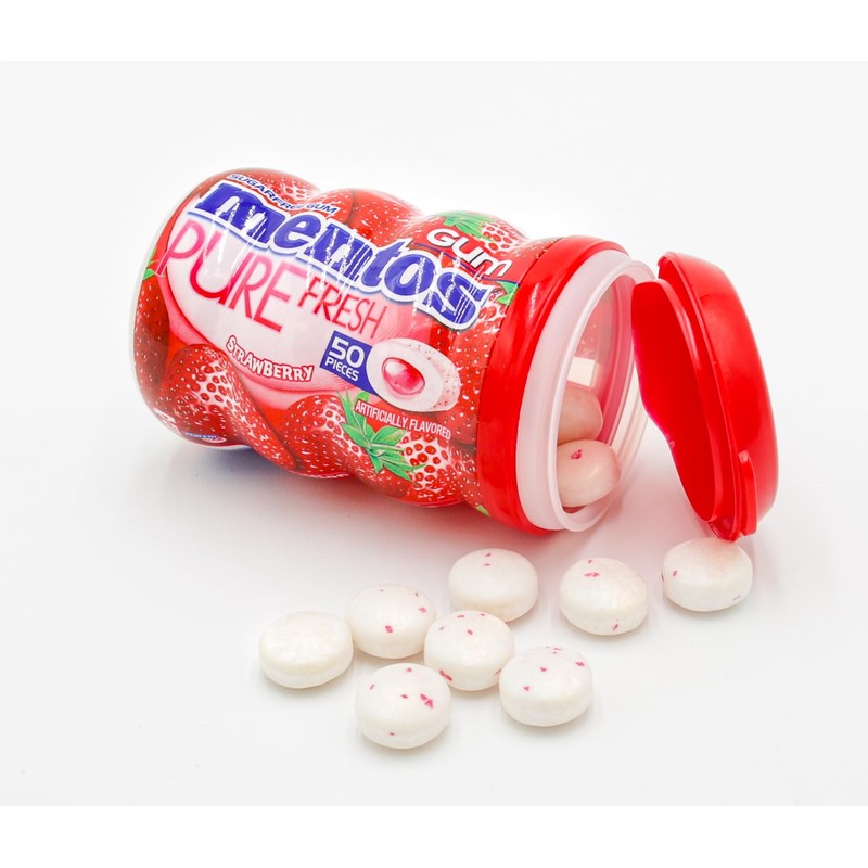 Mentos Pure Fresh Sugar-Free Chewing Gum with Xylitol, Strawberry, 50