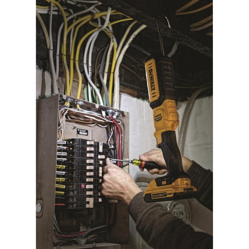 DEWALT DEWALT 20V MAX LED Work Light, Rechargeable Flashlight, Pivoting