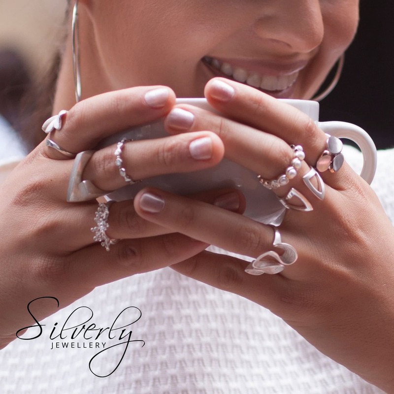 Silverly 925 Sterling Silver Mother of Pearl White Shell Linked