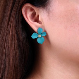 Atentuyi Boho Flower Stud Earrings Gold Green Flower Earrings Resin Flower Earrings Rose Petal Acrylic Earrings Vintage Statement Earrings Jewellery for Women and Girls, Resin