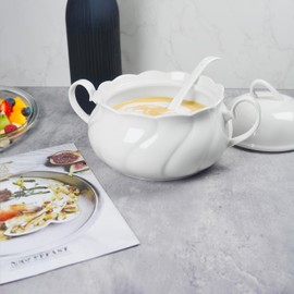 dingdaer Ceramic Serving Soup Tureen Bowls with Lid and soup spoon, 2.1 QT White French Serving Tureen, Lovely Soup Pot for Casserole dish Salad Pasta Noodles Stew, Microwave Dishwasher Safe