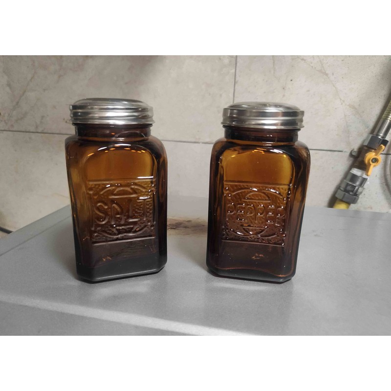 Ritadeshop Depression Style Glass Salt and Pepper Shakers (Amber)