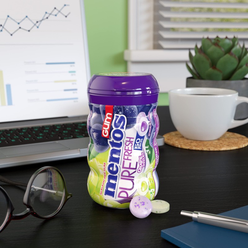 Mentos Pure Fresh Sugar-Free Chewing Gum with Xylitol, Grape Medley,