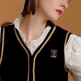 Horror Themed Brooch Badge Horror Book Club Skull Pattern Hard Enamel Pin Gothic Badge Horror Badge Cartoon Cute Book Shape Lapel Pin Ghost Skull Badge Lapel Pin for Women Men Backpack Hats Clothes