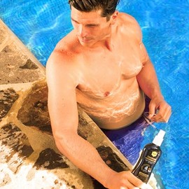 Beach Vibes - Bronceador Aceite de Coco 4 FPS 240 ml Fórmula enriquecida con Aceite de Coco y Vitamina E, altamente humectante. Potenciador de bronceado y protección contra la deshidratación y el sol.