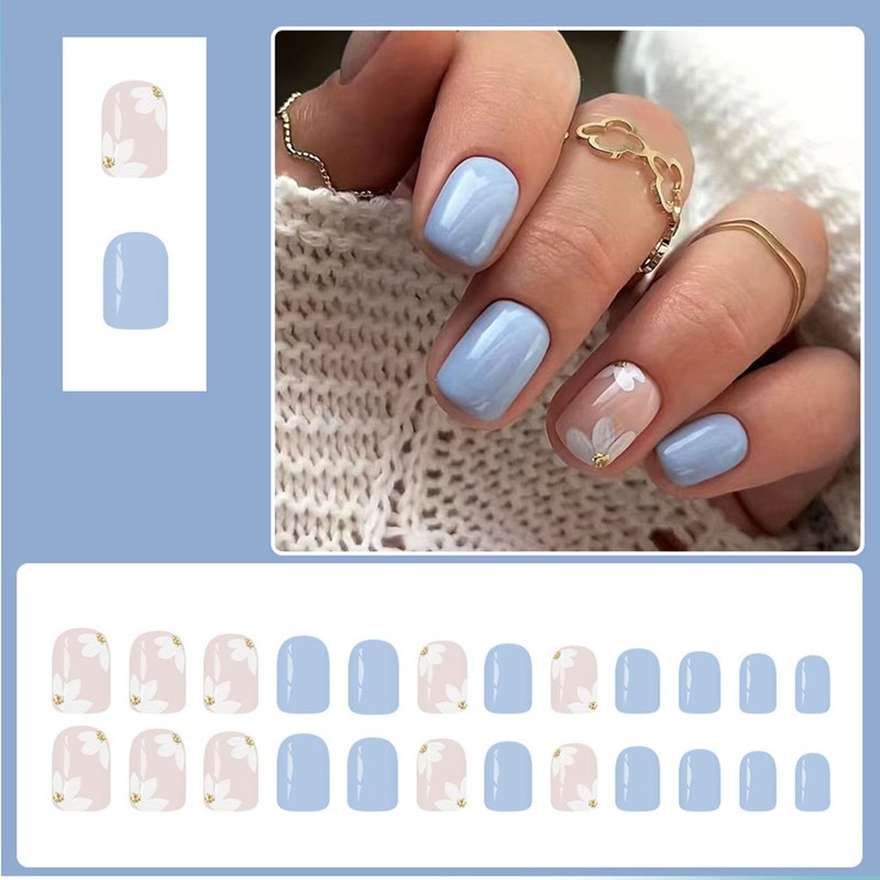 Short Press on Nails Square Fake Nails with White Flower
