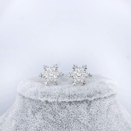 QUKE Women 925 Sterling Silver CZ Crystal Snowflake Shape Pierced Stud Earrings For Women Girls