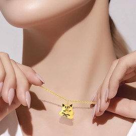 MUNORIAY Cat Head Necklace for Women: Dainty Cute Cat Face Shaped Charm Pendant Necklaces Animal Jewelry Birthday Christmas Gifts For Pet Lovers (Bright Gold)