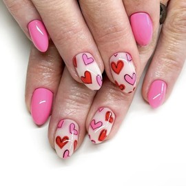 Valentine's Day Press on Nails Medium Short Fake Nails Pink Petite Oval False Nails Nude Pink Full Cover Glue on Nails with Heart Designs Valentines Acrylic Nails for Women Girls Manicure 24Pcs