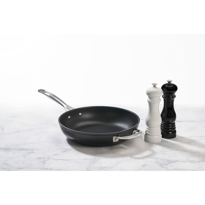 Le Creuset Salt and Pepper Mill Set, 8" x 2