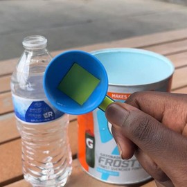 AIXXCUVQ 2piece Slide Scoop Measuring Funnel Spoon Practical Tool for Fitness Lovers Spoon is Lightweight and Compact ABS Gift, Blue