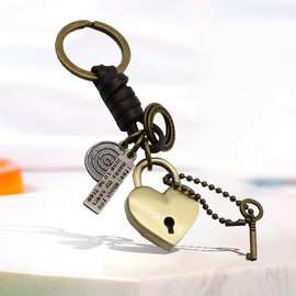 CHROME CRANE WB099 Women's Leather Strap Plate Engraved Ring Key Ring with Heart Key Chain