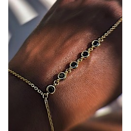 Faire de la Mode Tarnish Resistant Black Bracelet Ring Hand Chain Jewelry, Finger Ring Bracelet Non Tarnish in 14k Gold, Black Jewelry for Women, Adjustable Size (Gold, 5 Black)