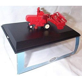 Oxford red/cream combine harvester vehicle 1:76 scale diecast model