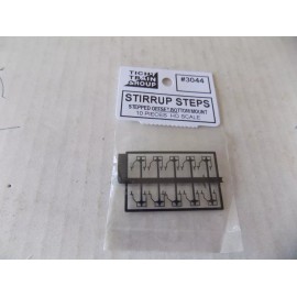 TICHY TRAIN GROUP STIRRUP STEPS STEPPED OFFSET BOTTOM MOUNT   #3044 BY T.T.G. 10 PKG. PLASTIC NIB