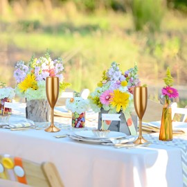 24pcs Amber Champagne Flutes,6OZ Acrylic Champagne Glasses Plastic Goblets Wine Mimosa Glasses Wedding Toasting Shatterproof Reusable Vintage Champagne Flute Drinking Cups for Bridal Christmas Party