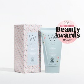 Daily Cleansing Wash: Anti-ageing gently exfoliating wash with anti-bacetrial Acai Oil, calming Chamomile oil and finely ground bamboo to gently exfoliate