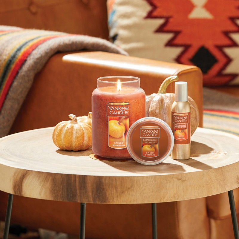 Yankee Candle Spiced Pumpkin Scented, Classic 22oz Large Jar Single