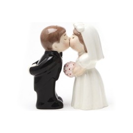 CloseoutZone Bride Groom Kissing Magnetic Salt & Pepper Set