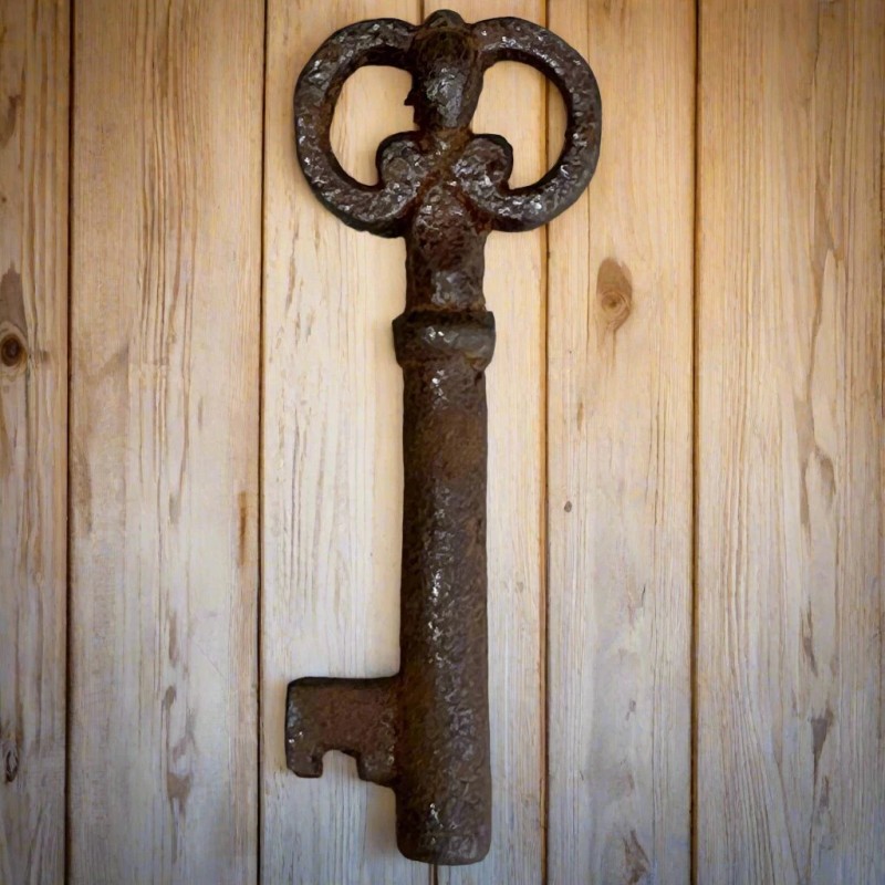 19th-Century Cast Iron Assorted Keys With Antique Finish (Lot of