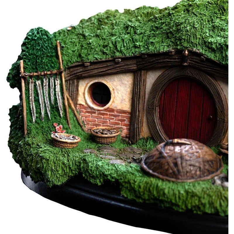 Weta Workshop Polystone - 31 Lakeside Hobbit Hole