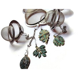 Mixed Green Leaf Tea Infusers with Leaf Charms Assorted - 4 pcs