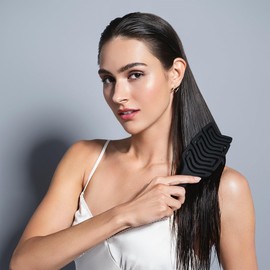 The Hair Edit Detangle & Massage Brush