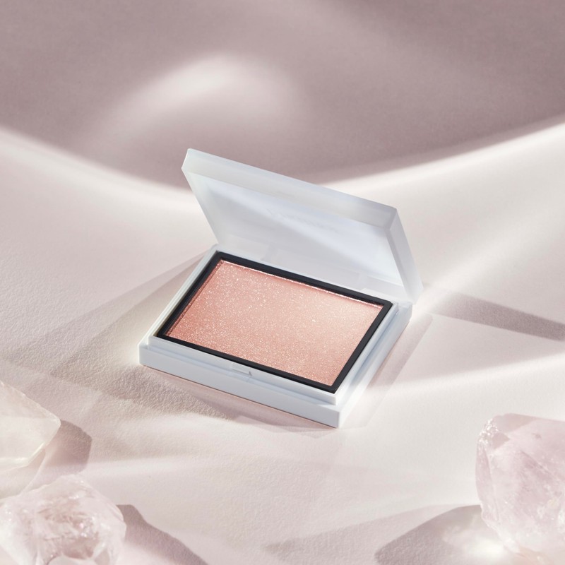 Enamor KAJIERI Highlight Rose Quartz Jewelry Glow Highlighter