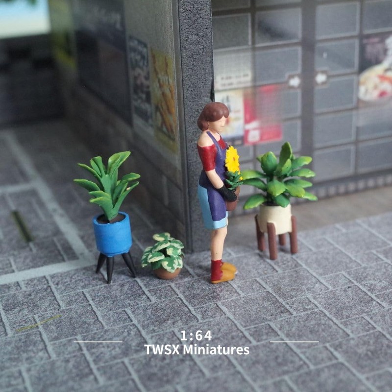 4pc Potted Plants & People 1:64 DIY Landscape Sets