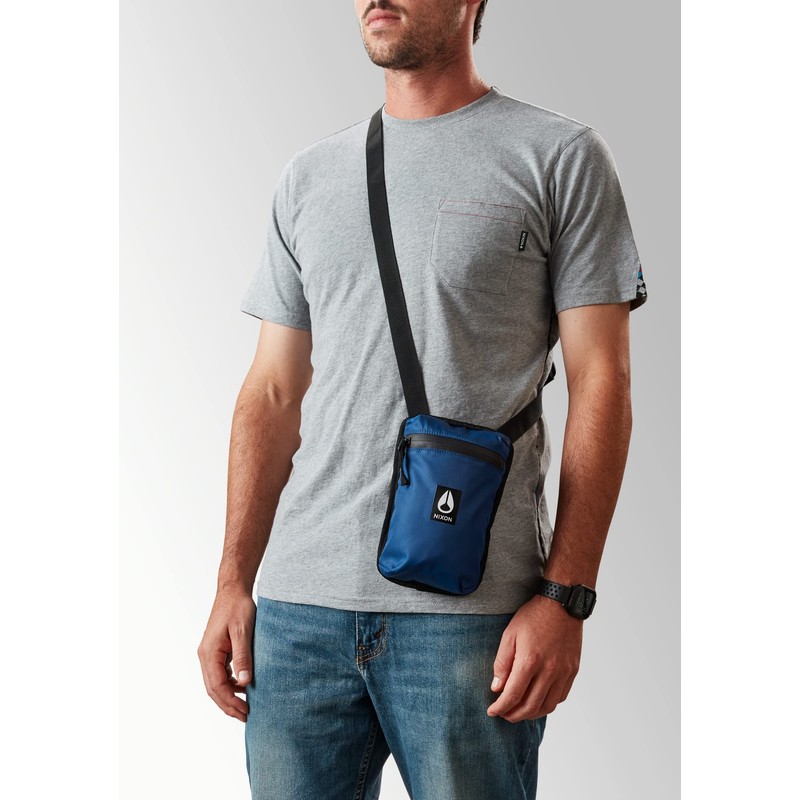 NIXON Day Trippin' .9L Stash Bag - Royal