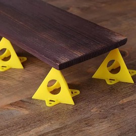 Nicerity 60Pcs Pyramid Stands Painter's Painting Stands,Mini Cone Paint Stands for Canvas and Door Risers Support,Cabinet Paint Pouring