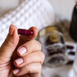 Dr. Kellyann Bellabiotics Probiotic Capsules for Digestion & Skin Health (30 Capsules) – Supports Gut & Skin Health